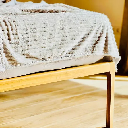 Canaryislandshost L The Sky