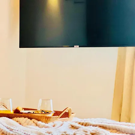 Canaryislandshost L The Sky